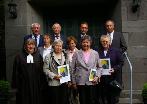 Reinhold Hess, Karl Schmidt, Emmi GÃ¶rnert, geb. Reichmann, Anni Hoffmann, geb. TheiÃY, Christa Keller, geb. DÃ¶rr, Gisela Zimmer, geb. Berg, Heinz Schwanke, Erika Gebel, geb. Kreischel, Adolf Dietrich (Bild: Golz)