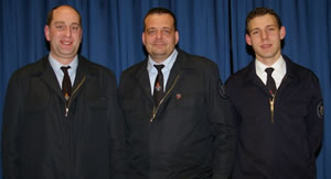 Ehrungen bei der Weickartshainer Feuerwehr (von links): WehrfÃ¼hrer Stephan Berg, Ulrich Berg und Vorsitzender Tobias Schlosser (Bild: Golz)